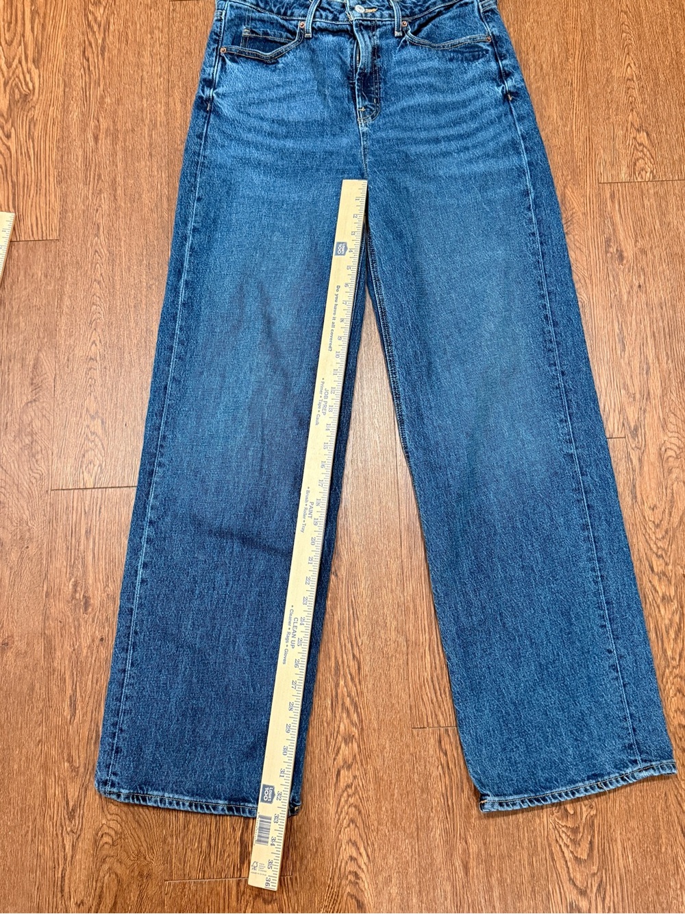 Old Navy Women's Straight-Leg Jeans in Medium Blue Wash - Picture 5 of 9